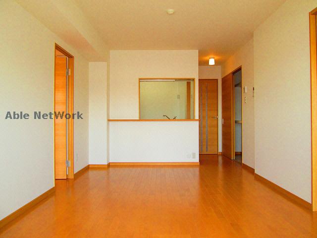 居室・リビング　同物件302号の写真