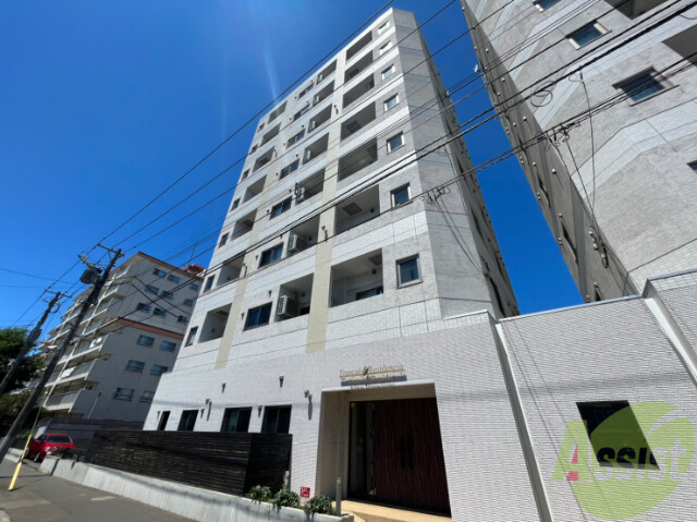 札幌市北区北三十一条西のマンションの建物外観