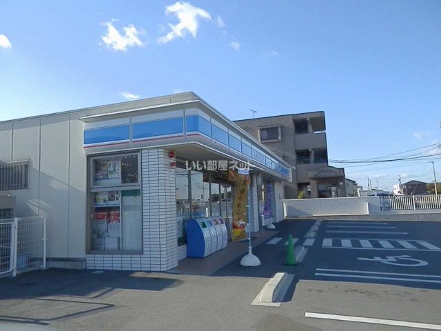 【伊勢市馬瀬町のアパートのコンビニ】