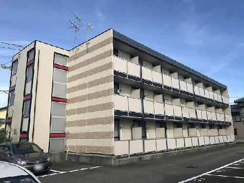 レオパレスカナタコの建物外観