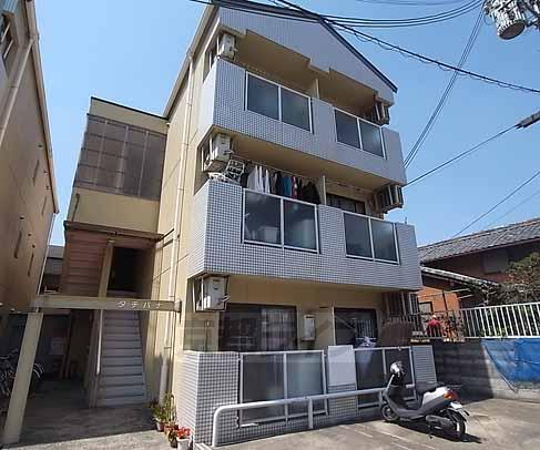 京都市西京区大枝中山町のマンションの建物外観