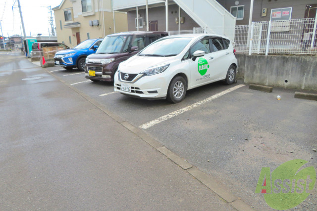 【シャルマンの駐車場】