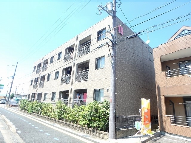 【守山市金森町のマンションの建物外観】