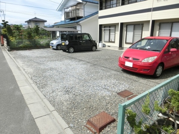 【コーポ前川の駐車場】