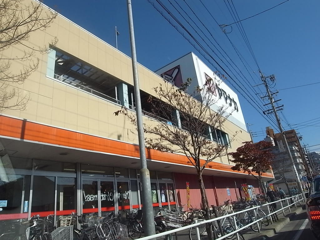 【名古屋市中川区松重町のマンションのスーパー】