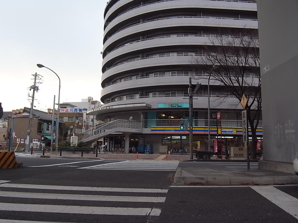 【名古屋市中川区松重町のマンションのコンビニ】