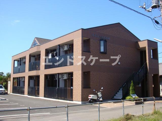 富岡市七日市のアパートの建物外観