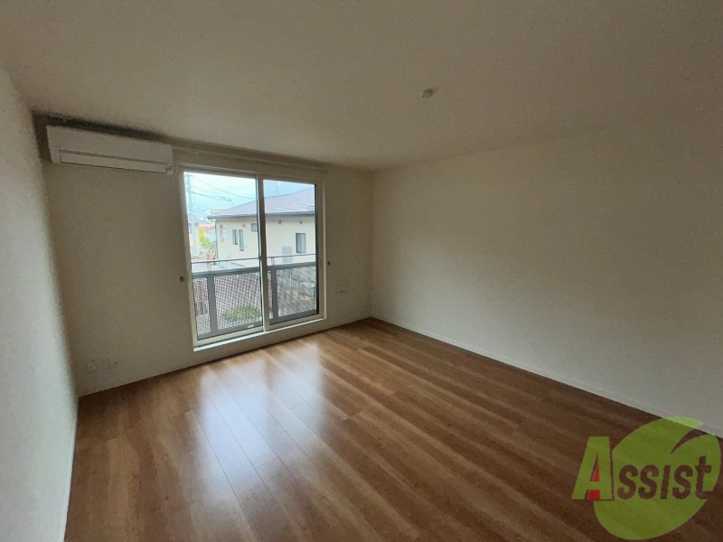 居室・リビング　８．８帖のリビングは広々としていて開放感があります。