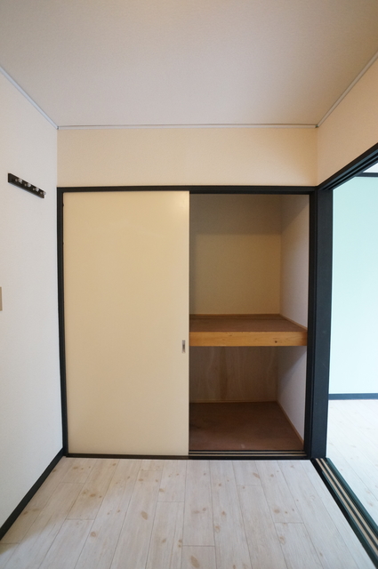 収納　押入れタイプはお荷物が多い方も安心の収納力です☆