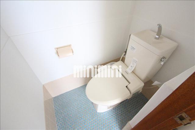 トイレ　温水洗浄便座機能付きです