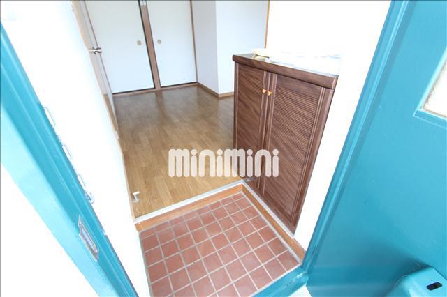 玄関　下駄箱付き玄関です