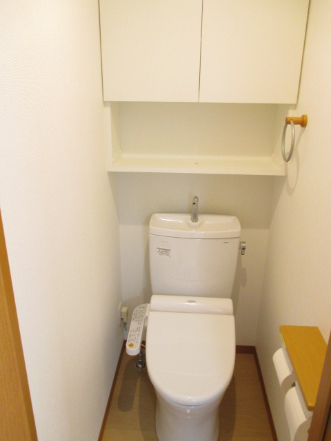 トイレ　ウォシュレット付き