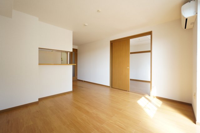 居室・リビング　※同タイプの写真です。