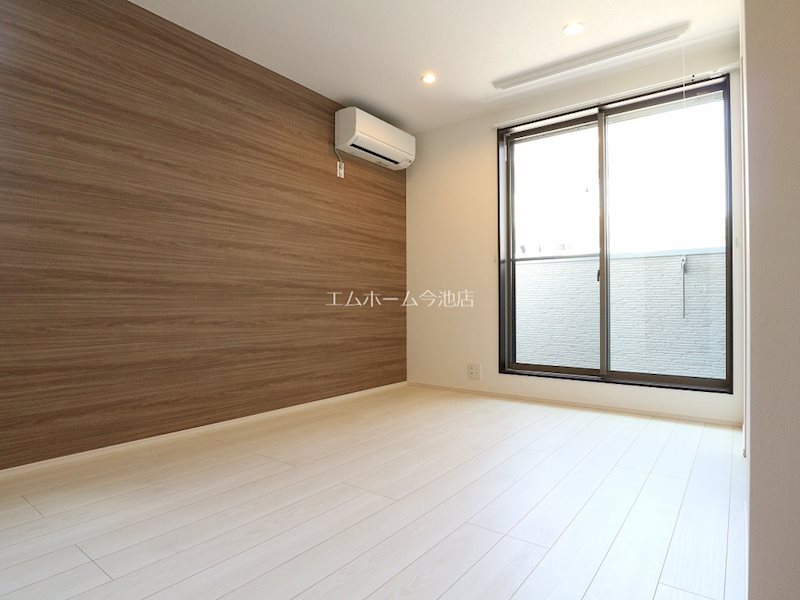 その他　LDK9.2帖　エアコン付　バルコニーに面しています