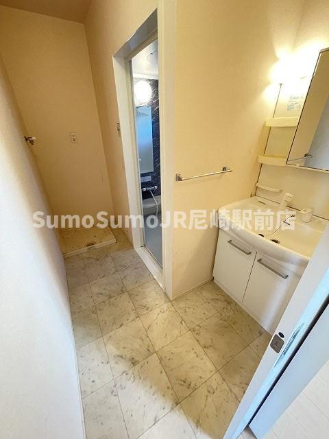 洗面設備　使いやすい洗面所です