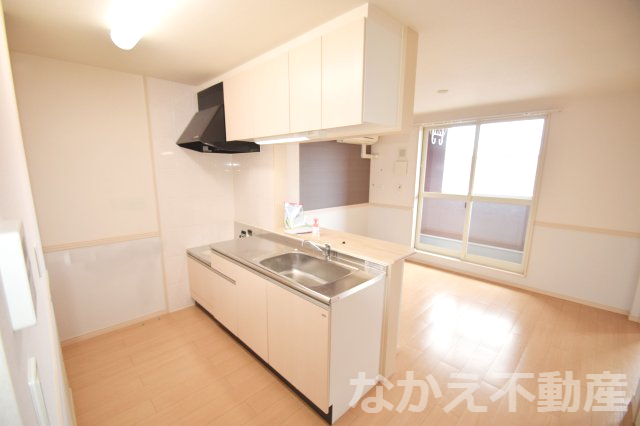 キッチン　コンパクトなキッチンで掃除もラクラク