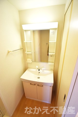 洗面設備　コンパクトで使いやすい洗面所