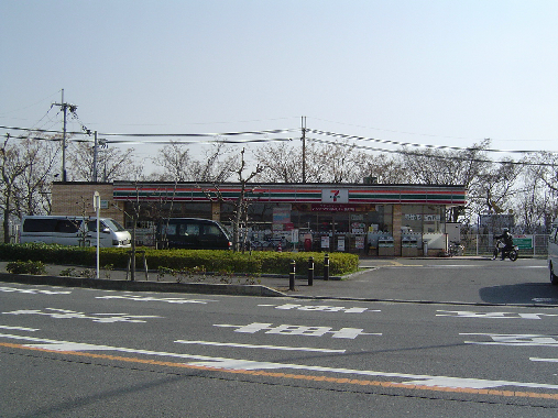 コンビニ　セブンイレブン 山城大橋東店（コンビニ）まで536m