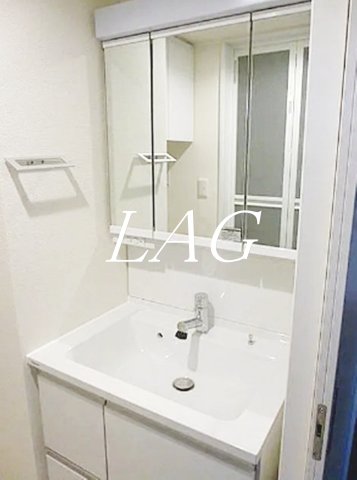 洗面設備　洗面台です。