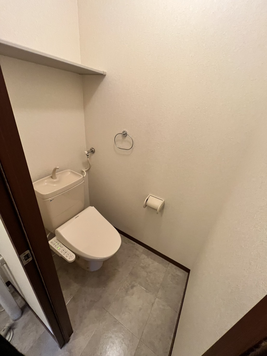 トイレ　他号室のお写真です。参考にご覧ください。