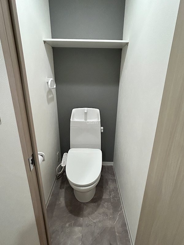 トイレ　別のお部屋のお写真です。ご参考までに。