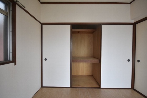 収納　※別号室の写真です