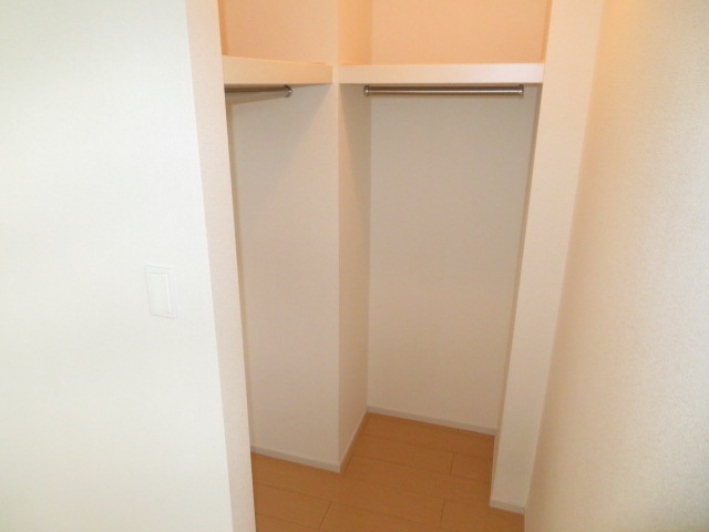 収納　ウォークインクローゼット