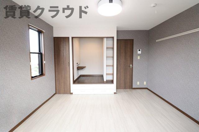 居室・リビング　こちらの居間で趣味の時間をお楽しみください