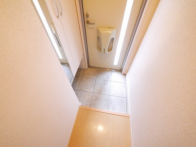 玄関　収納もある玄関です