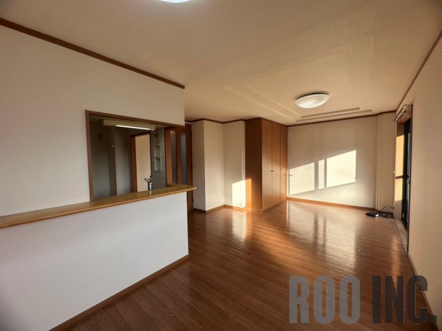 居室・リビング　写真は反転のお部屋です