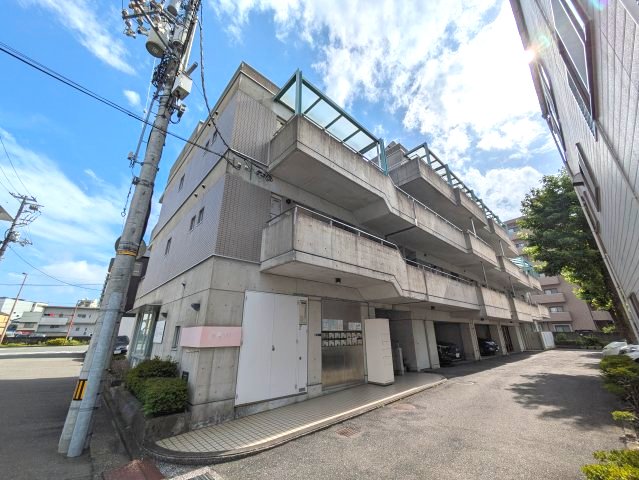 建物外観　現況が相違する場合は現況を優先致します。