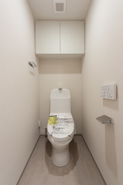 トイレ　※写真は同タイプ住戸です。