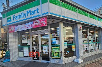 コンビニ　ファミリーマート平井駅前店（コンビニ）まで70m