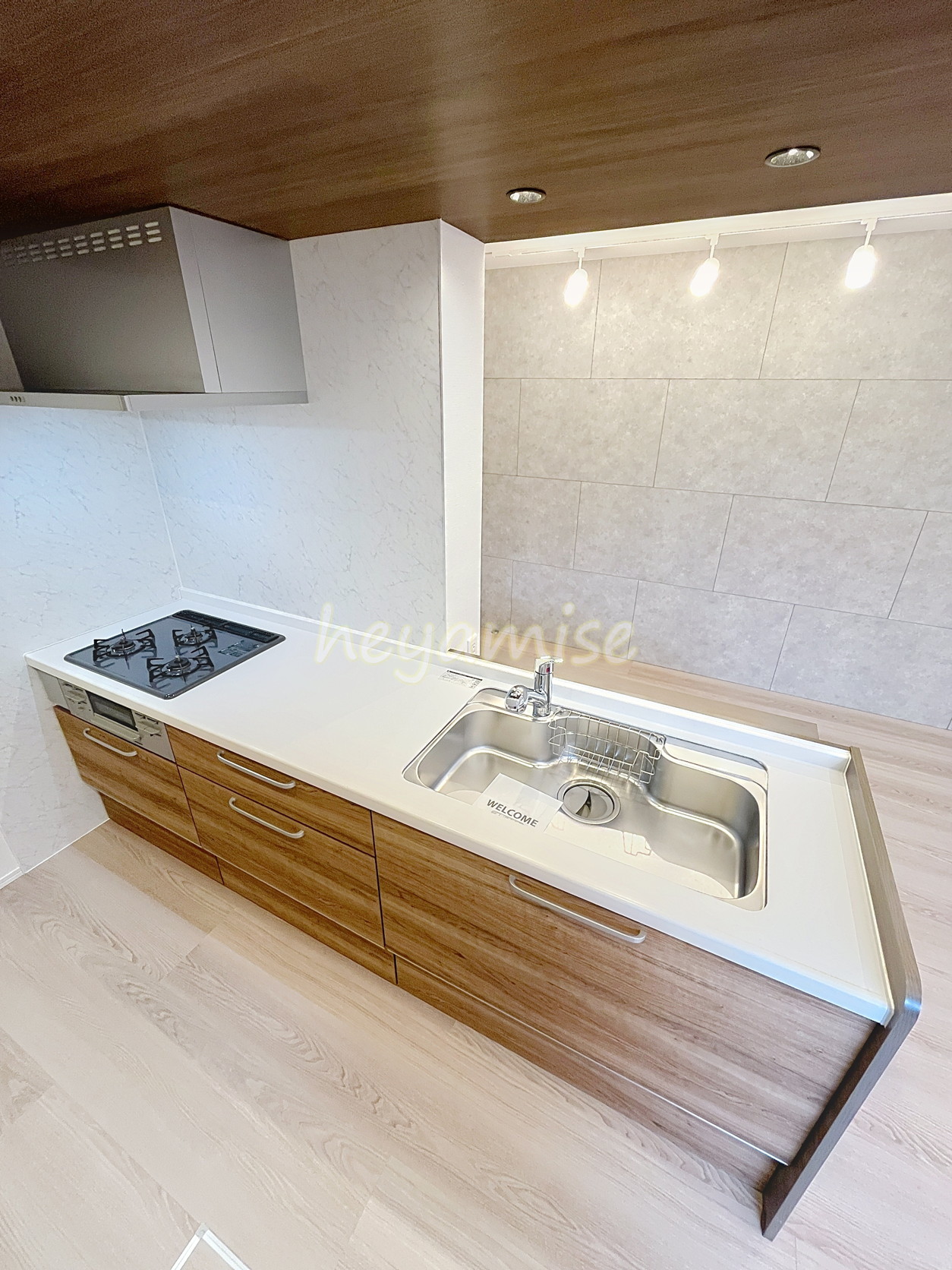 キッチン　※別部屋の写真になります。