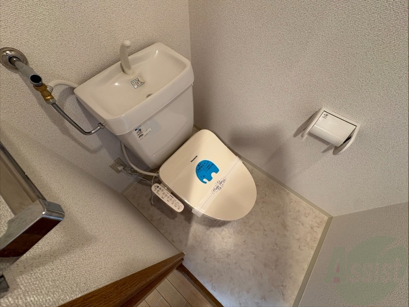 トイレ　こちらはトイレです。清潔感があり、安心して使用できます。