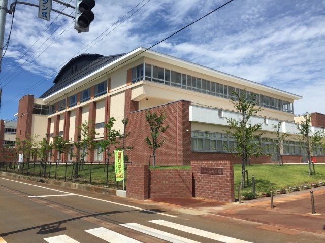 中学校　三条市立大崎学園（中学校）まで1390m