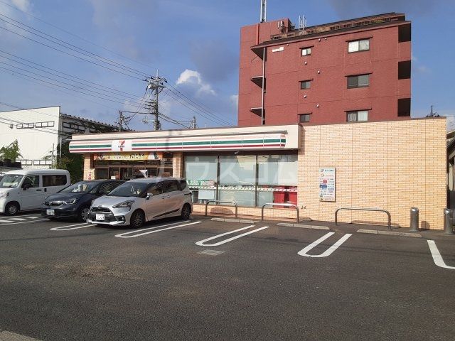 コンビニ　セブンイレブン 市川堀之内店（コンビニ）まで2m