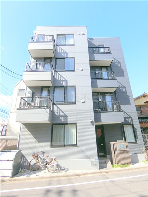 建物外観　外観　2020年1月築　鉄骨造地上4階建て1R 1LDK総戸