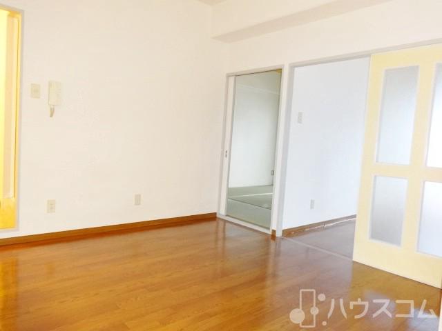 居室・リビング　６帖が２部屋あります。