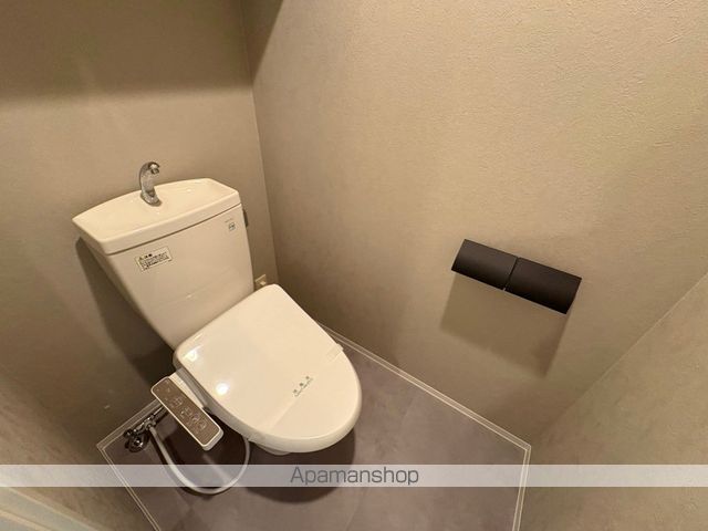 東海道新幹線 新大阪駅 徒歩3分 15階建 築21年のトイレ写真