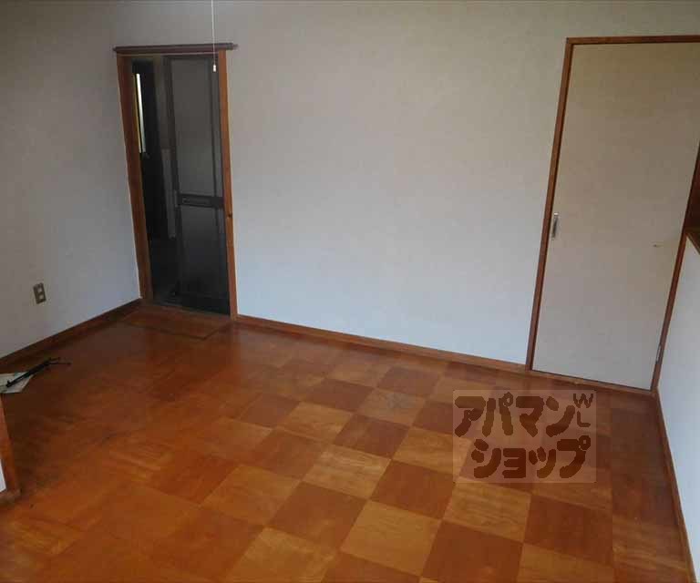 伊勢川ハイツの居間写真