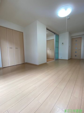 アールメゾン道頓堀の居間写真