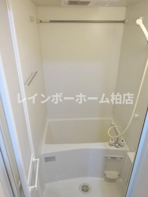 バス・シャワールーム　浴室乾燥機があります