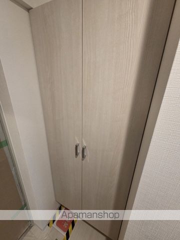 地下鉄御堂筋線 中津駅 徒歩5分 10階建 築1年の玄関写真