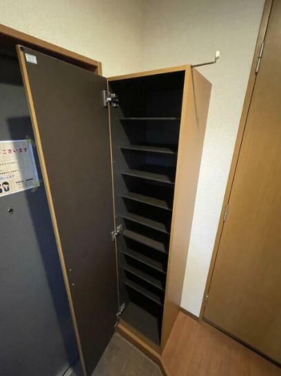 東京メトロ有楽町線 要町駅 徒歩9分 3階建 築24年の玄関写真