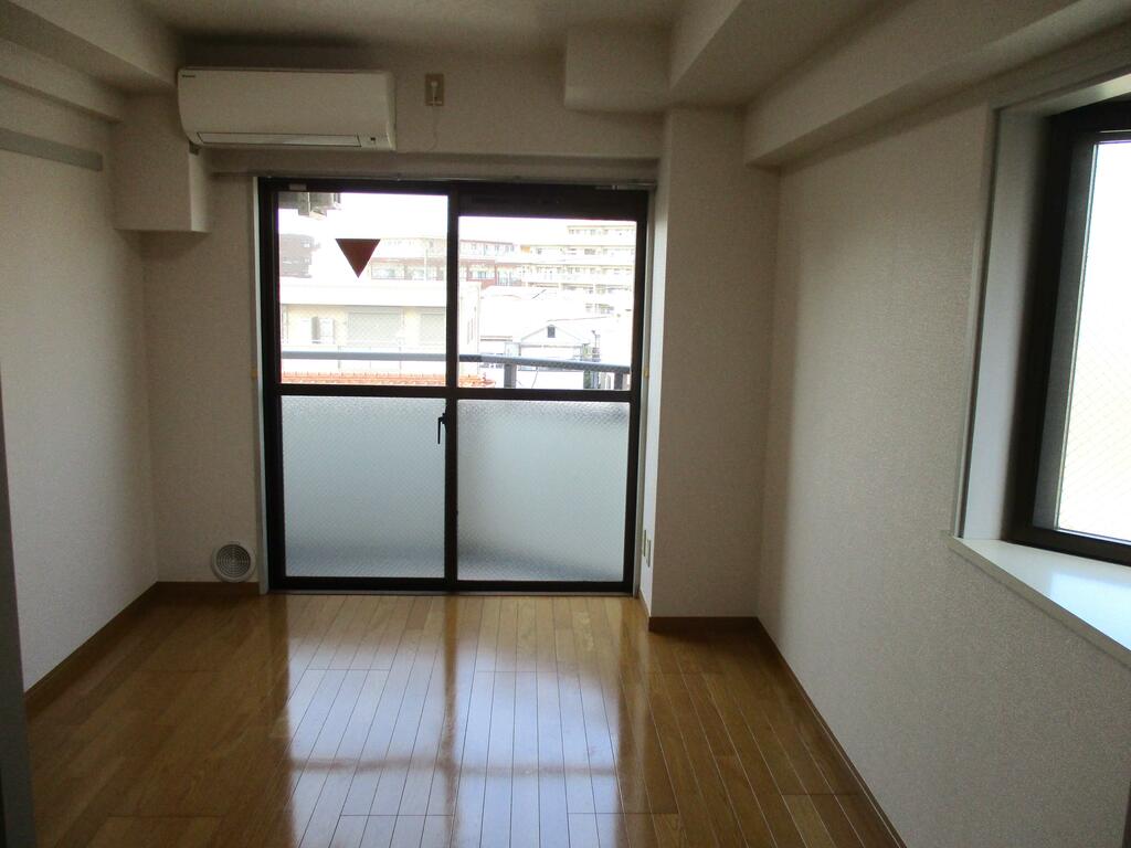 コミュニオン佼徳の居間写真