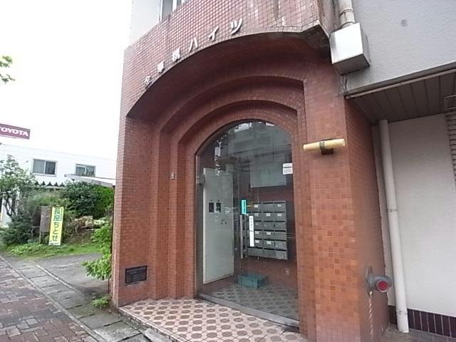 【岐阜市早田東町のマンションのエントランス】