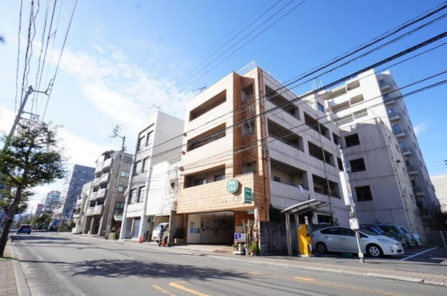 【松山市味酒町のマンションの建物外観】