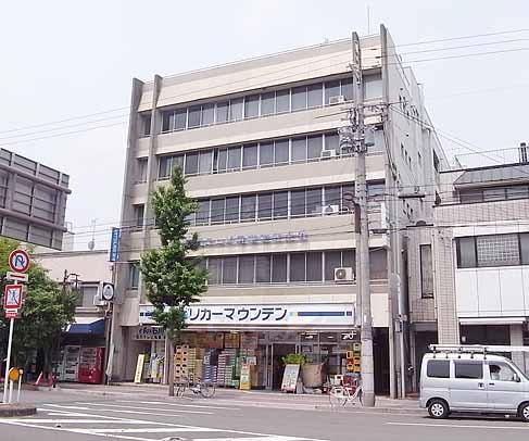 京都市左京区田中里ノ前町のマンションの建物外観