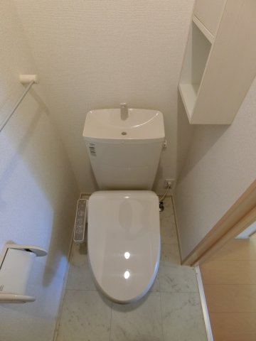 【米子市富益町のアパートのトイレ】
